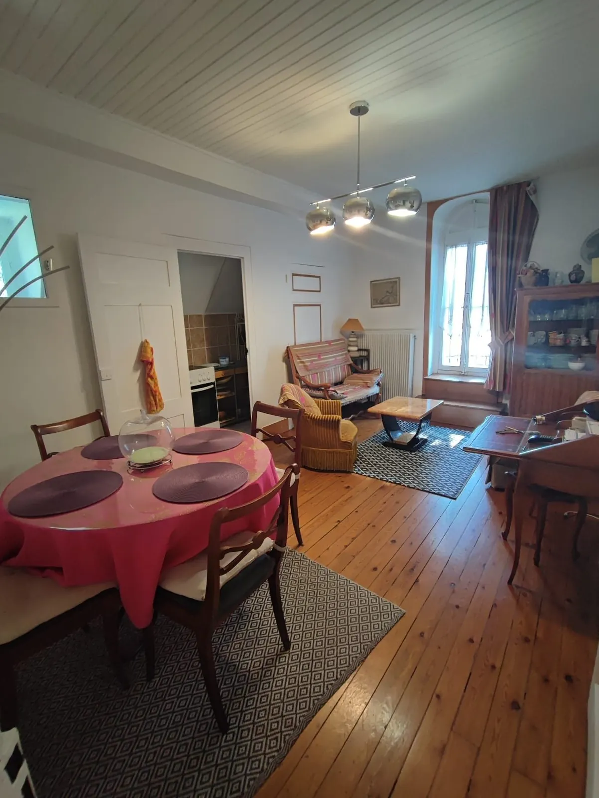 Appartement 3ᵉ étage — 3ᵉ étage · balcon